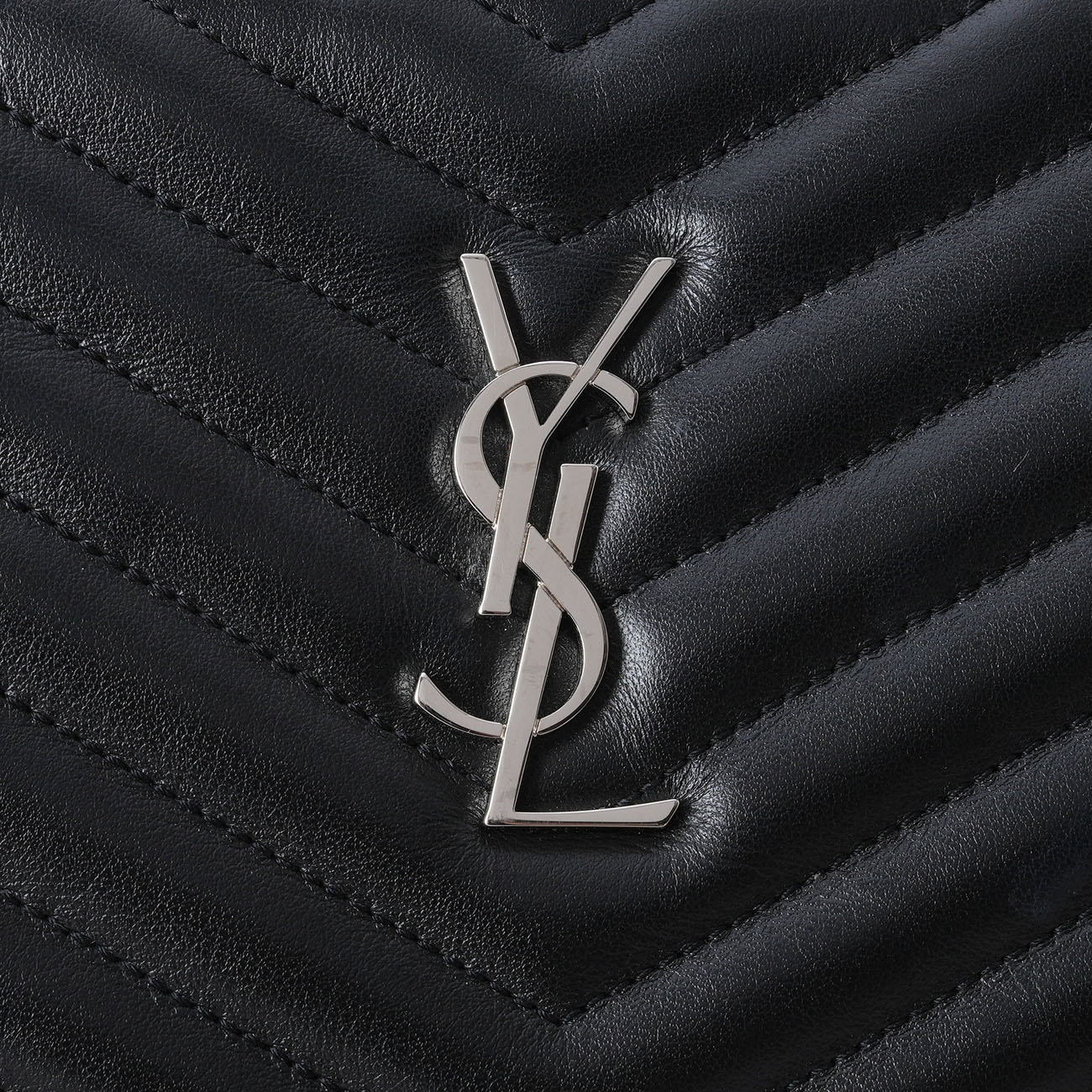 YVES SAINT LAURENT(USED)생로랑 모노그램 쉐브론 클러치
